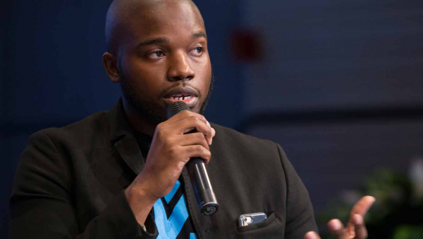 Roye Okupe - African Storyteller